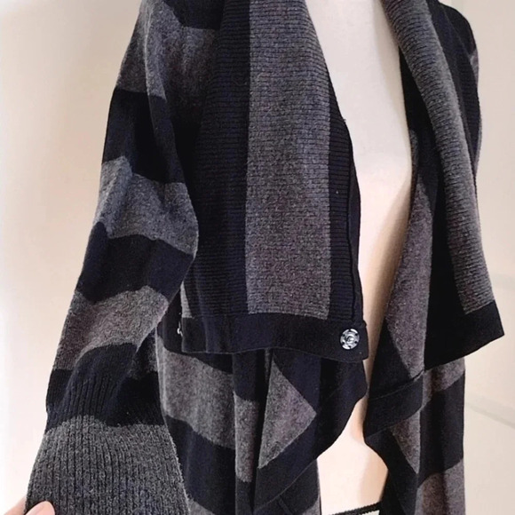 Victor Alfaro Wool Blend Drape Fit Cardigan - Picture 3 of 9